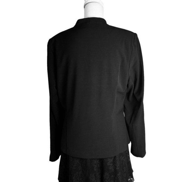 XOXO  Black Floral Embroidered Lined Blazer Jacket Size XL Beautiful Long Sleeve - Picture 2 of 7